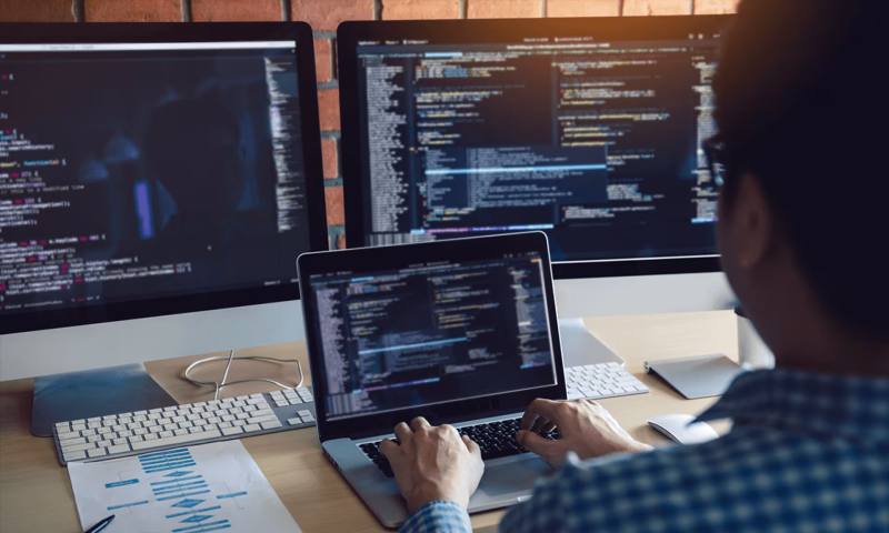 数据科学选型:R与Python如何赋能青海网站建设?